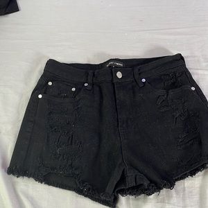 Black Almost famous shorts